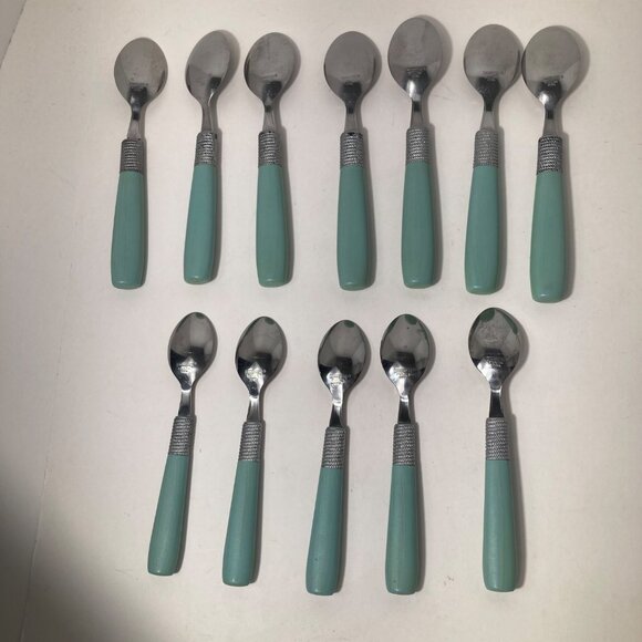 Vintage Cambridge Dinner Spoons Green Stainless Flatware Plastic Handle 7 TBS, 5 - Picture 3 of 6